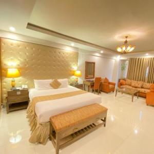 Envoy Continental Hotel