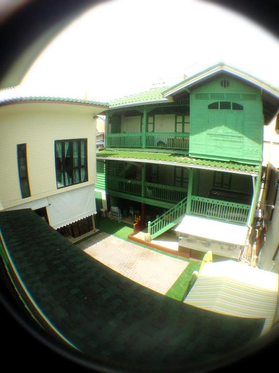 Green Teak House - image 4