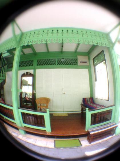 Green Teak House - image 8