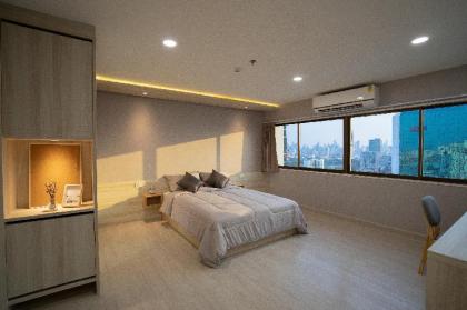 Brand new 70 SQM room -Only one step from BTS Ari