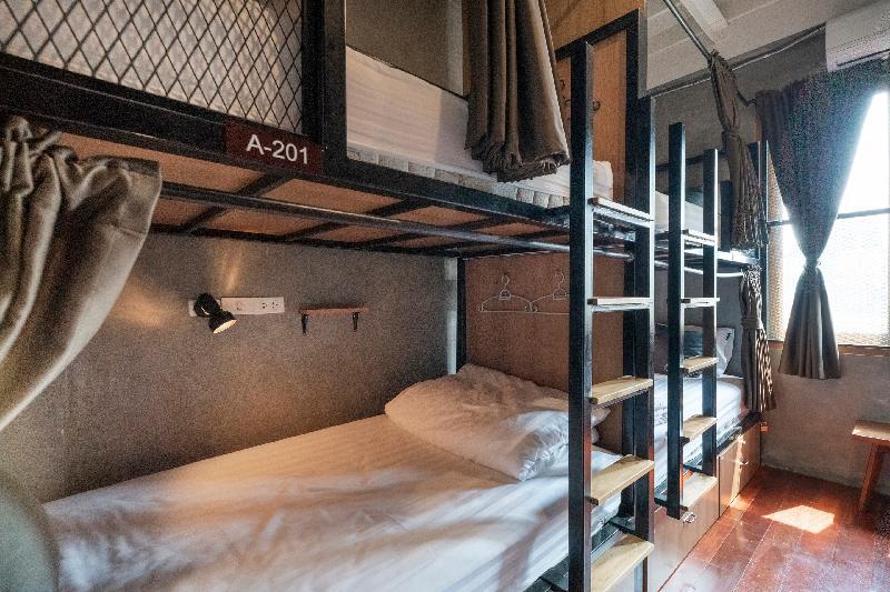OYO 685 Am Bed Hostel - image 3