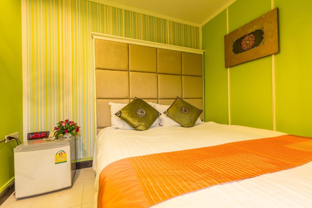 Sam's Lodge - main image