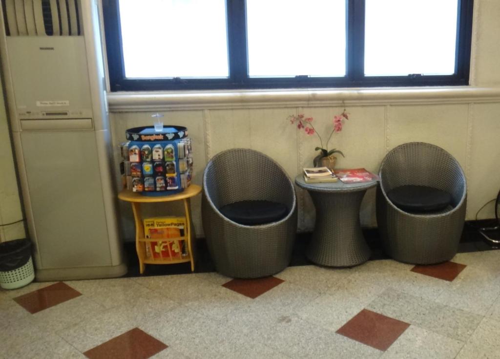 Sam's Lodge - image 2