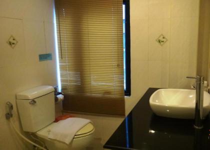 Sam's Lodge - image 6