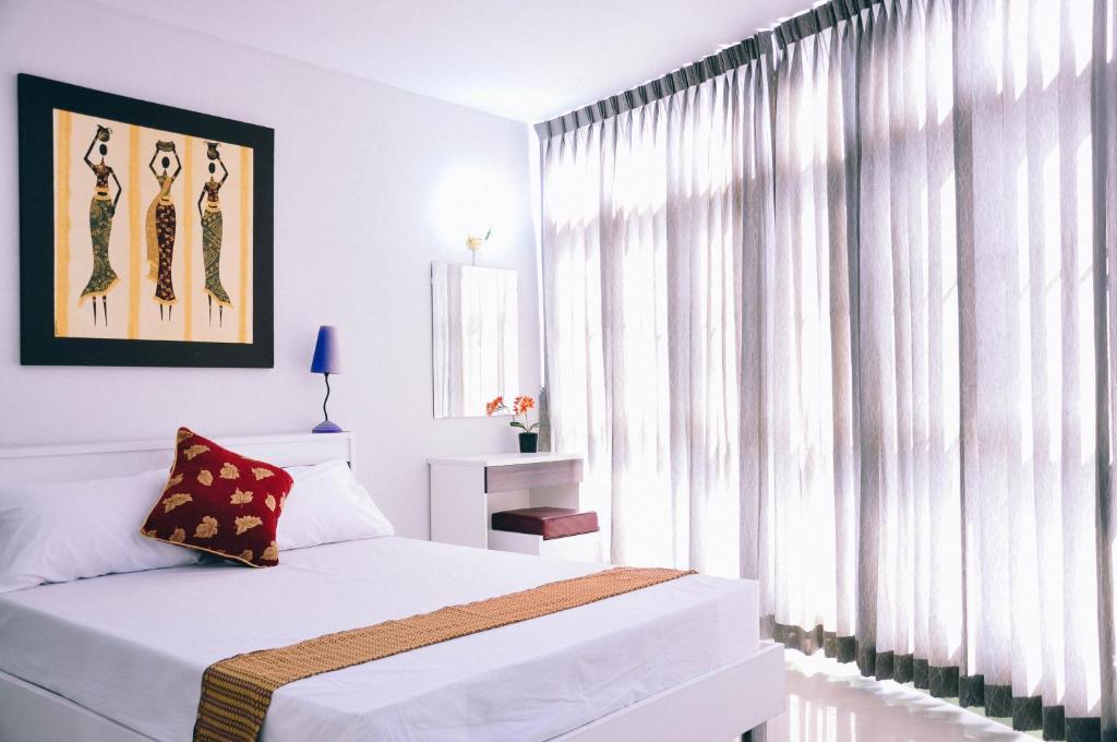 Golden On-nut - main image