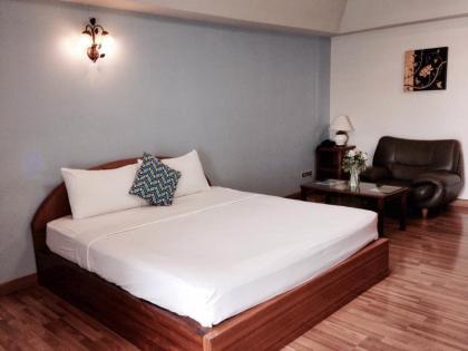 Galleria@subway MRT Huaikhwang - image 1