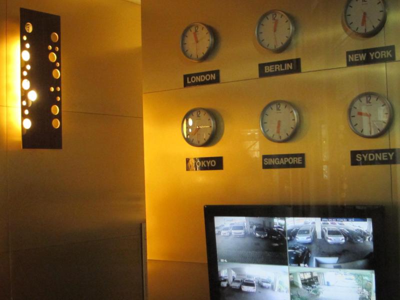 Galleria@subway MRT Huaikhwang - image 3