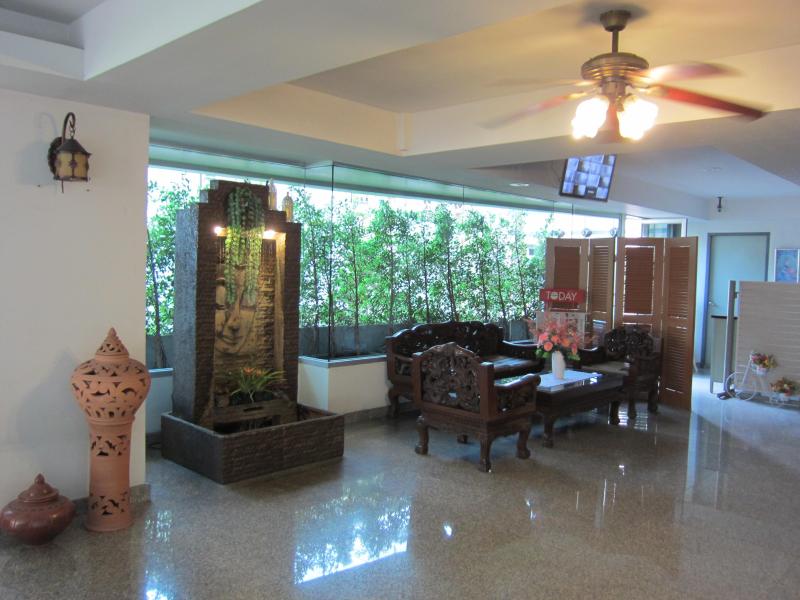 Galleria@subway MRT Huaikhwang - image 4