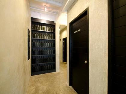 DI Place Hotel - image 10