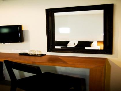 DI Place Hotel - image 15