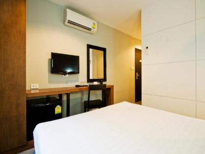 DI Place Hotel - image 16