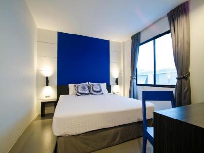 DI Place Hotel - image 19