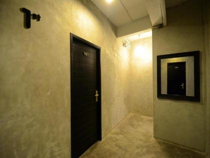 DI Place Hotel - image 7