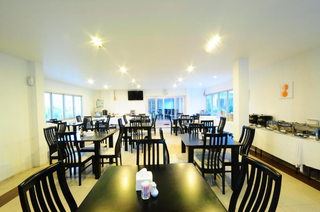 BS Premier Airport Hotel - image 4