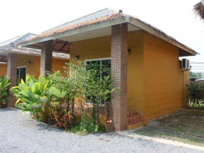 The Park Drive-Thru Check-In Resort (Pet-friendly) - image 6