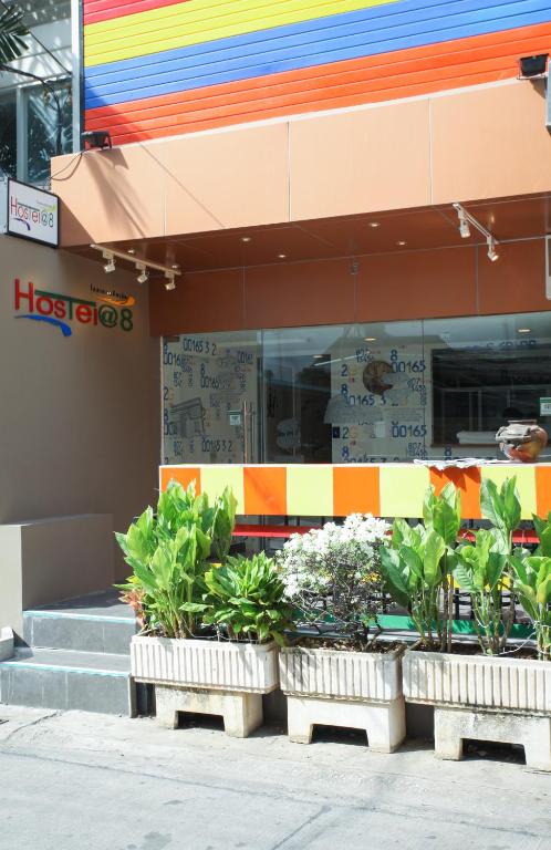 Hostel 8 Sukhumvit Soi 8 Bangkok - image 3