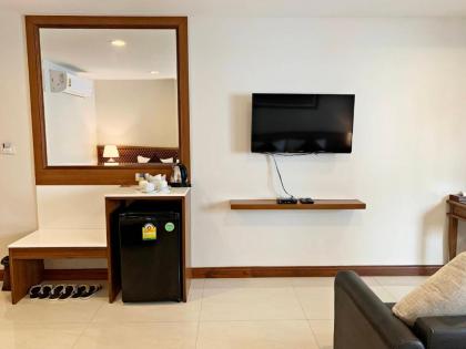 True Siam Rangnam Hotel - image 4