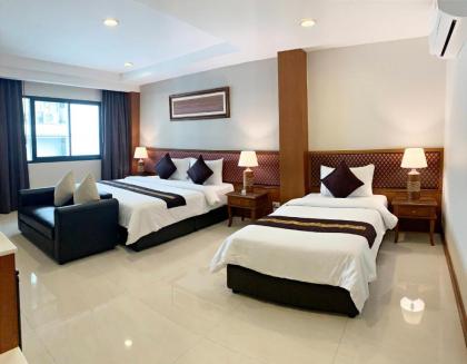 True Siam Rangnam Hotel - image 6