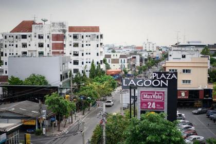 48 Metro Hotel - image 18