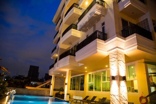 Patio Luxury Suites - main image