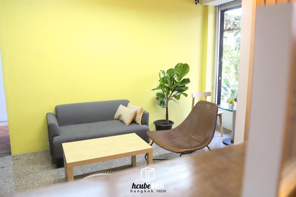H Cube - image 6