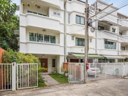 AYI HOME Luxury Home downtown near Skytrain/Metro - image 30