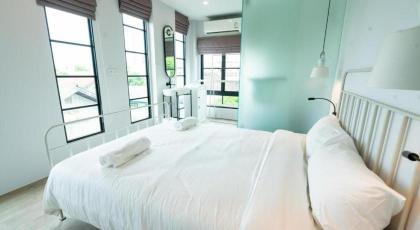 Bedspread Hostel - image 25