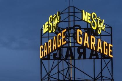 Mestyle Garage Hotel - image 19
