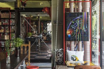 Mestyle Garage Hotel - image 27