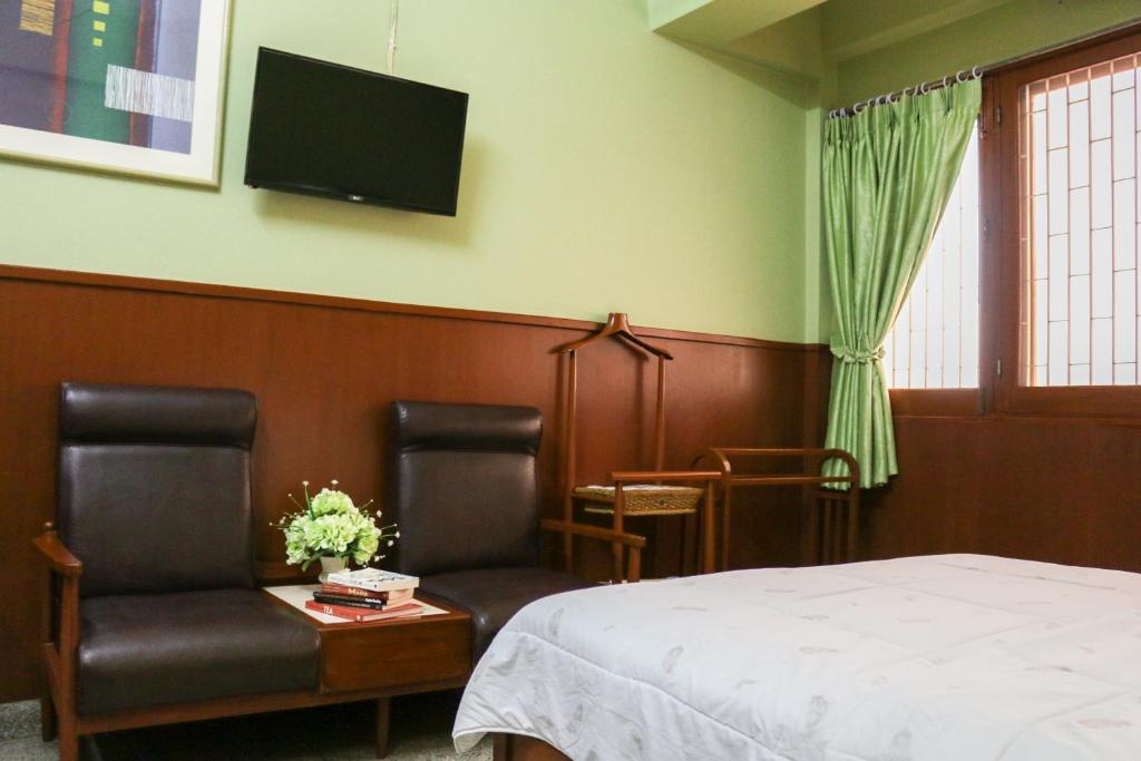 Nakornping Hotel - image 2