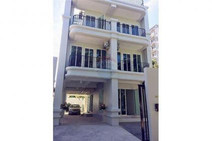 tEAK VILLA Bangkok 