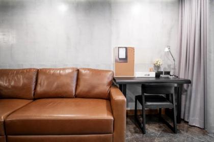 Centrally located 3 BDR Duplex w train access - image 24