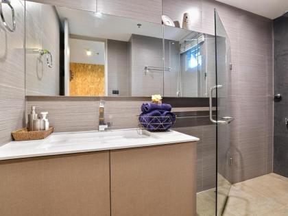 Centrally located 3 BDR Duplex w train access - image 26