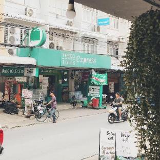 Beige Poshtels Dry brush room near DMK - image 7