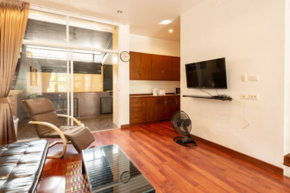 The 420 House- up to 10 guests in central Bangkok. - image 30