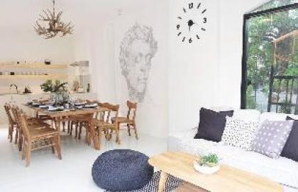 Bring HYGGE into your holiday 4br townhome