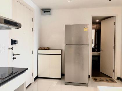 Asoke Sukhumvit Condo Luxury Room - image 24