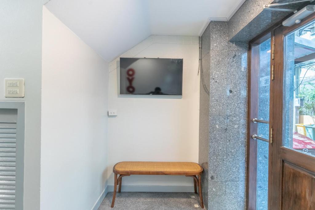 OYO 818 Suksomboon Residence - image 5