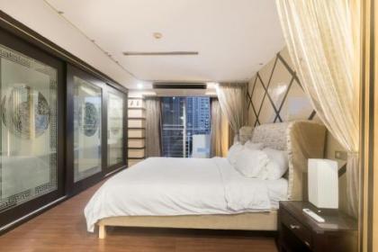 Custom Design Loft With City Views And Rooftop Pool - image 1