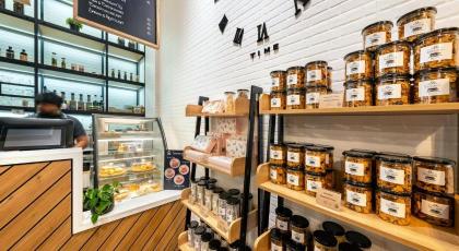 Siam Subway Hostel and Cafe - image 25