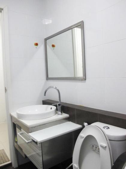 Sleepy and Homey Don Mueang Airport Hostel - image 22