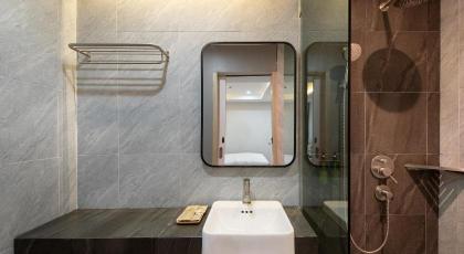The Riski Hotel @ Bangphlat Station (SHA Certified) - image 27