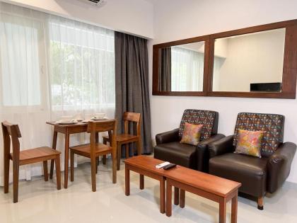 Niagara Hotel - image 21