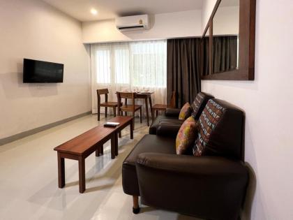 Niagara Hotel - image 23