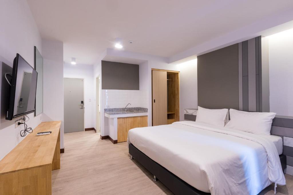 The Key Point Hotel - main image