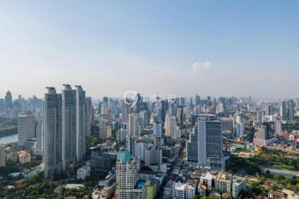 cozy 1brCity Center500mbtsE5Skytop poolGymYoutube - image 23