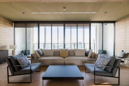 cozy 1brCity Center500mbtsE5Skytop poolGymYoutube - image 28