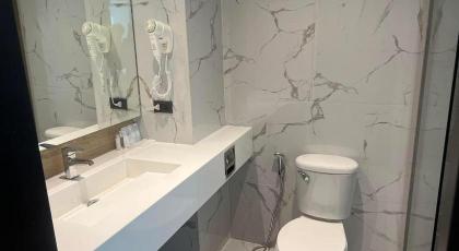 Pure Eleven Hotel Bangkok - image 24