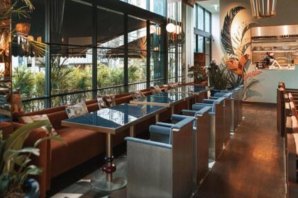 Public House Hotel - Sukhumvit 31 - image 24