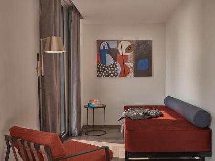 Public House Hotel - Sukhumvit 31 - image 27